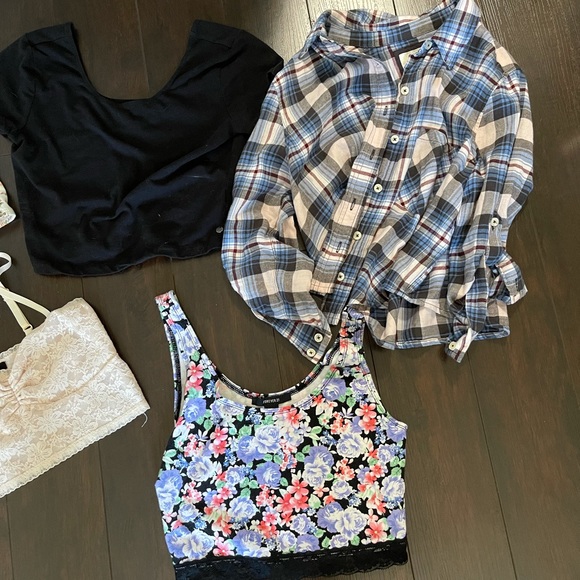 Bundle of super cute crops! - Picture 2 of 8